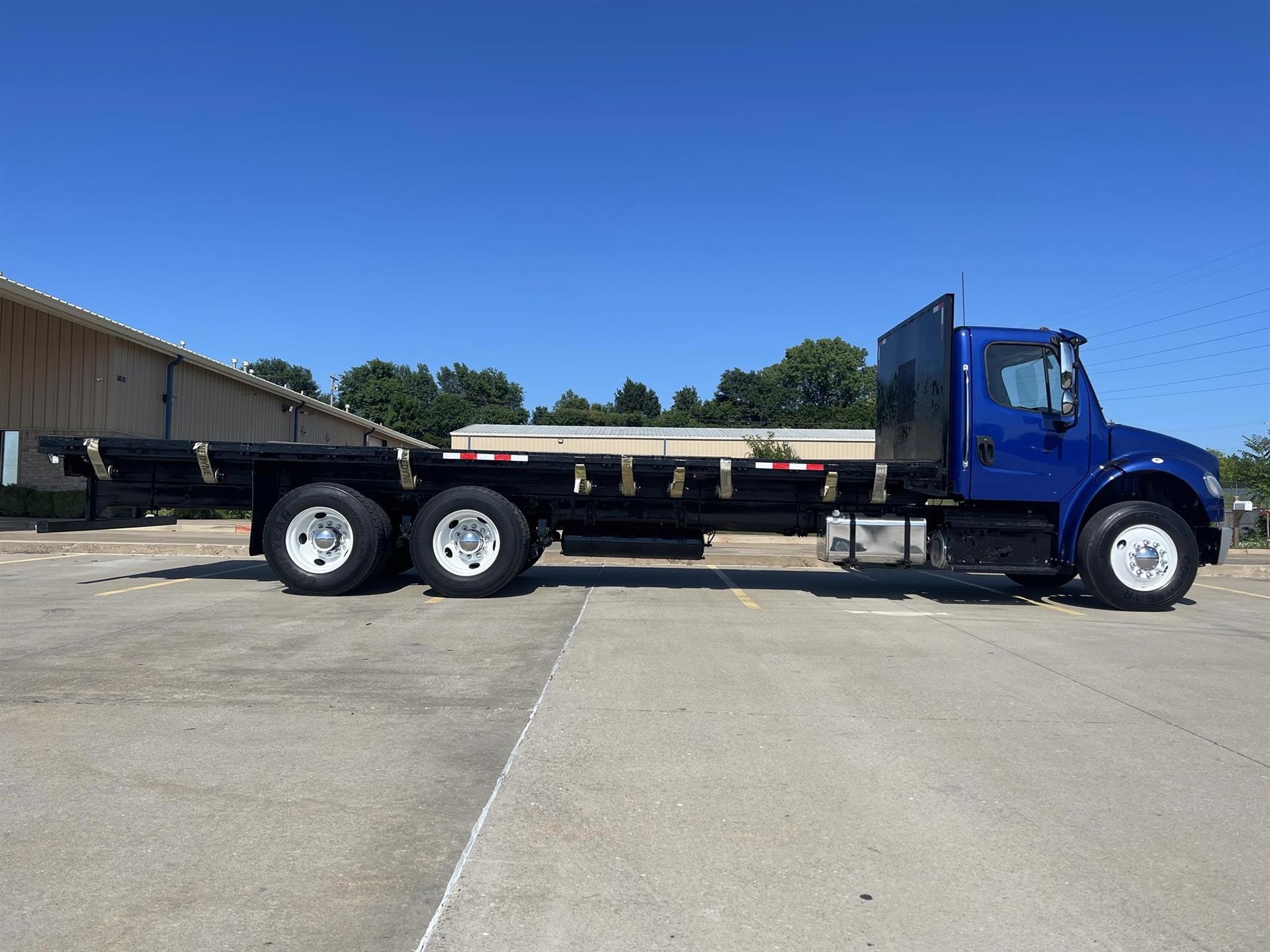 2019 Freightliner M2 106