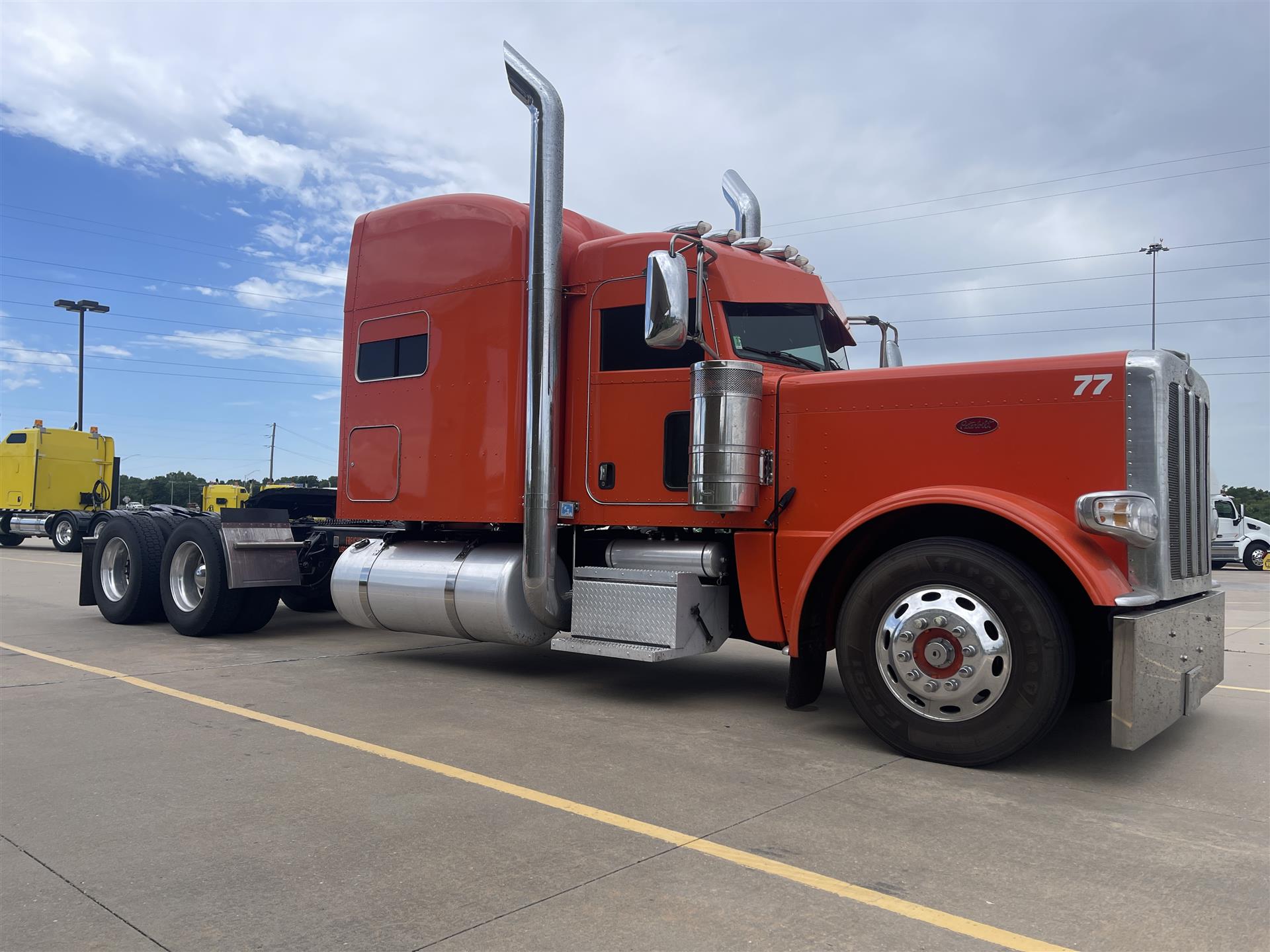 2022 Peterbilt 389