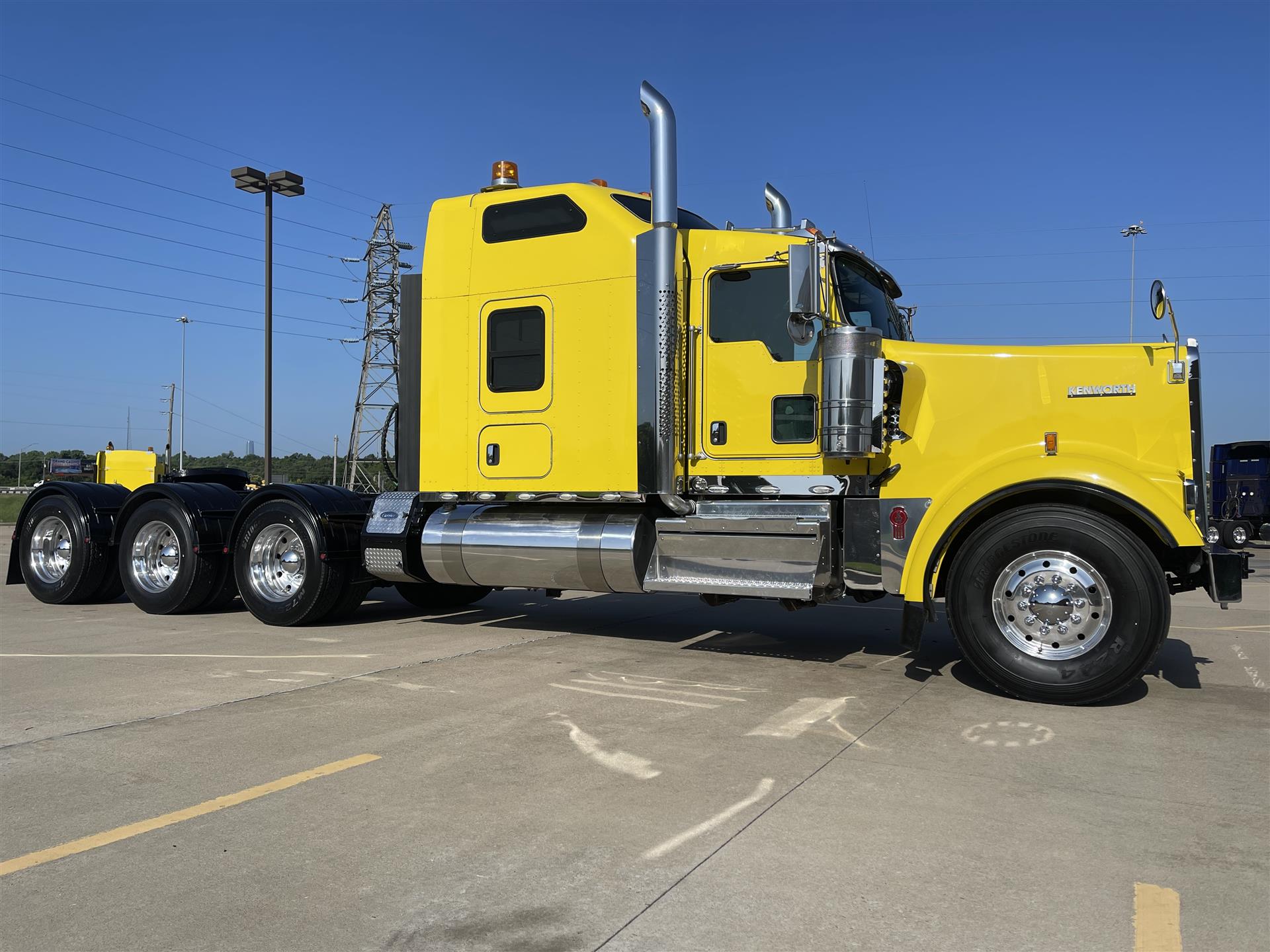 2020 Kenworth W900