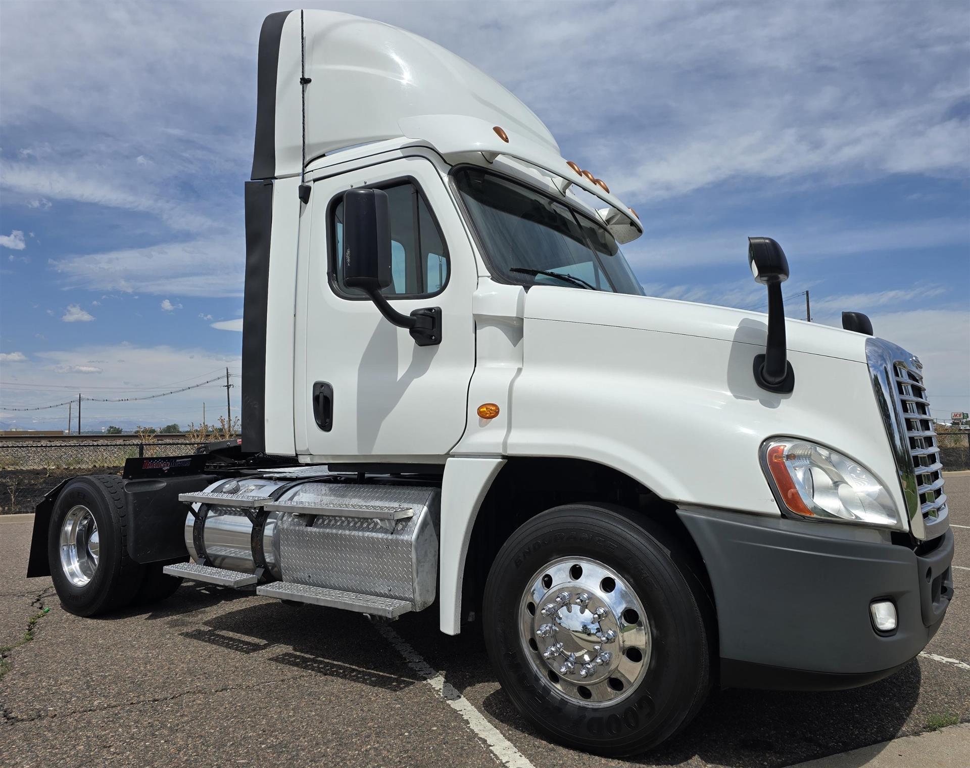 2018 Freightliner CA125DC