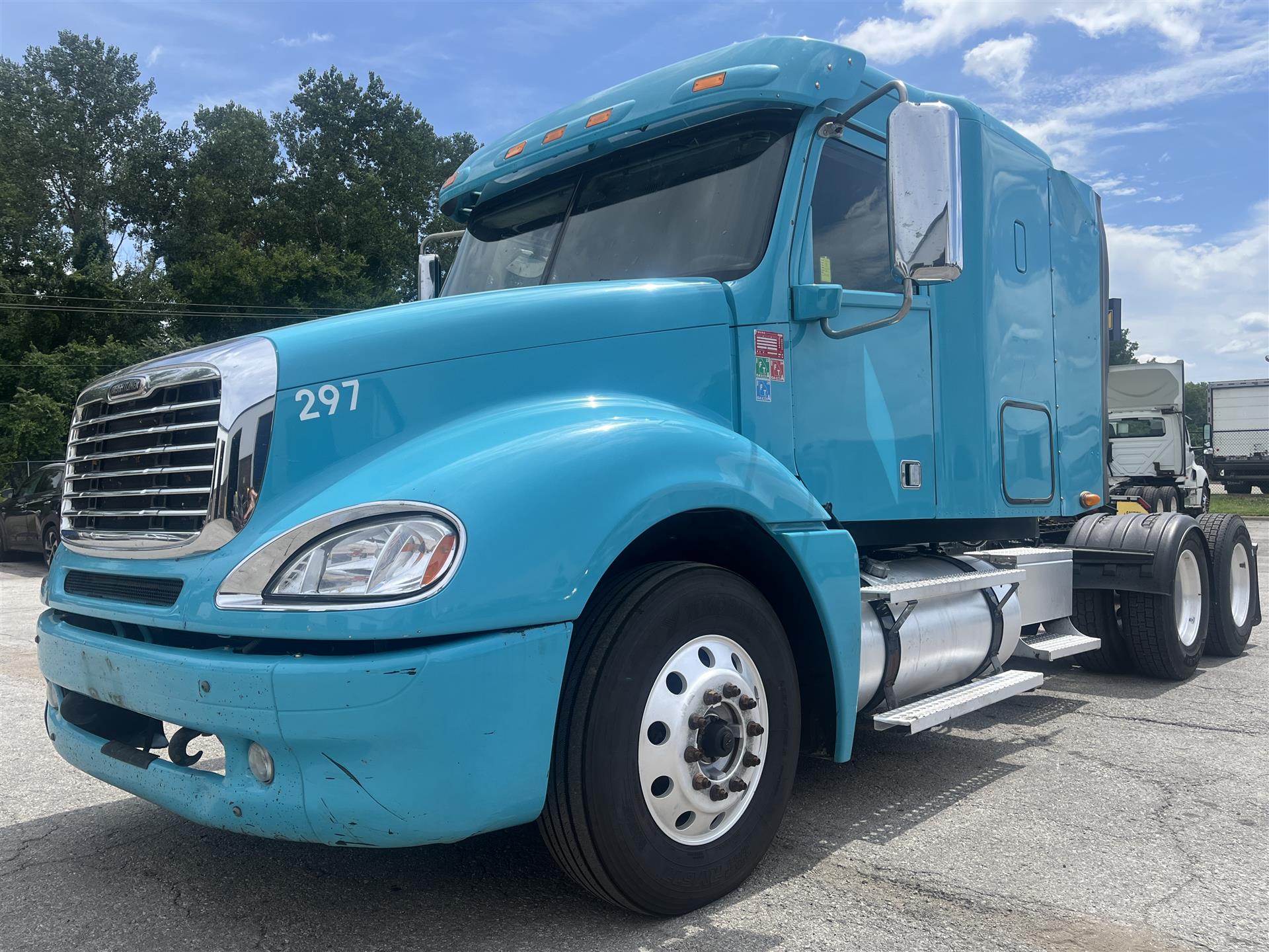 2020 Freightliner Columbia - 120