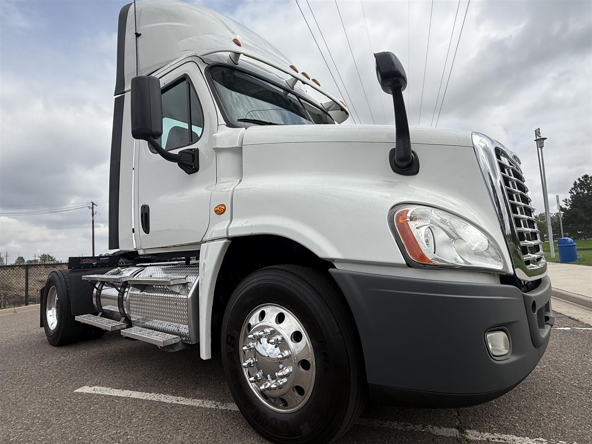 2018 Freightliner CA125DC