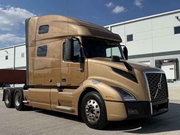 2022 Volvo VNL64T760