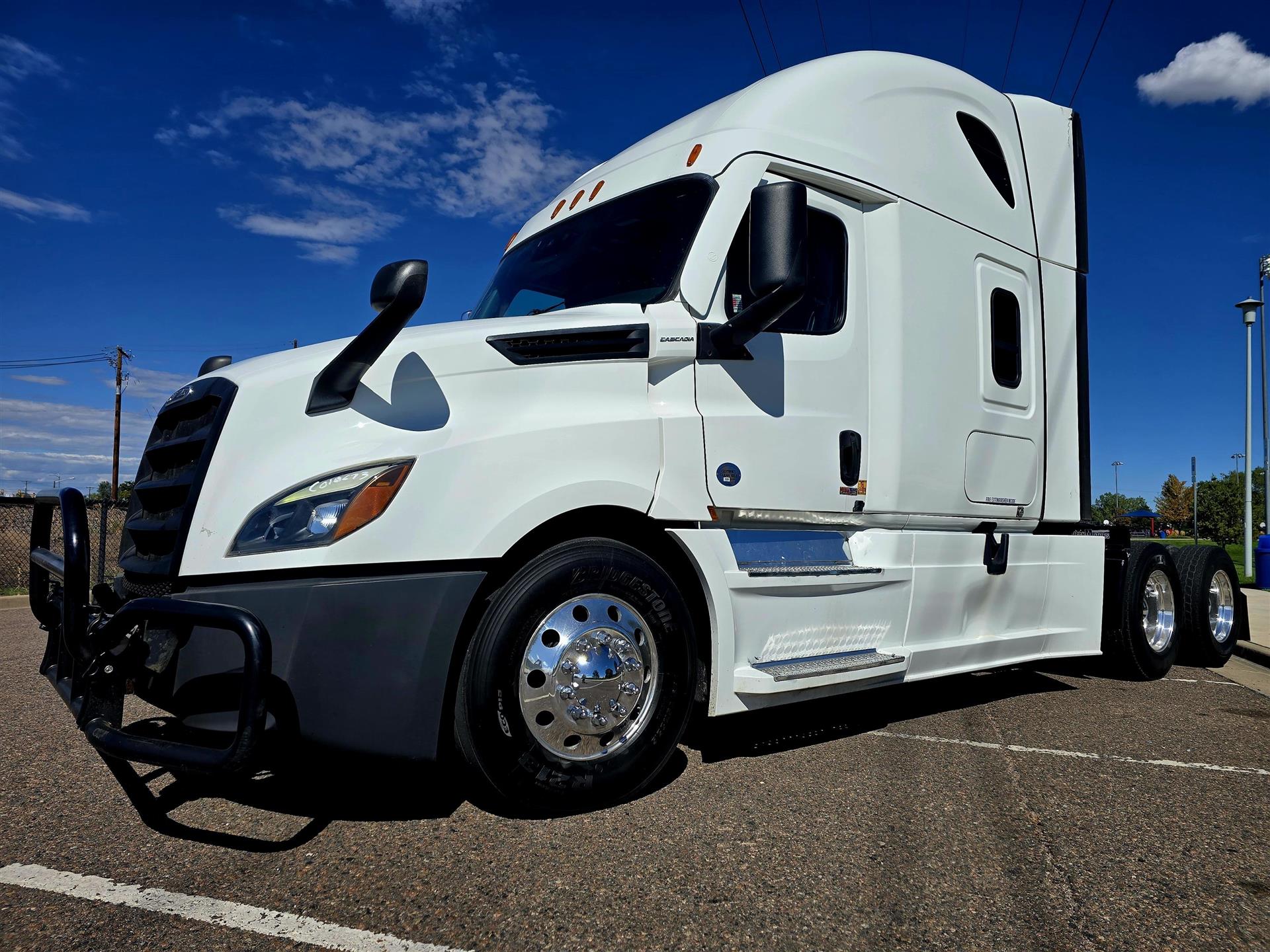 2021 Freightliner CASCADIA 126