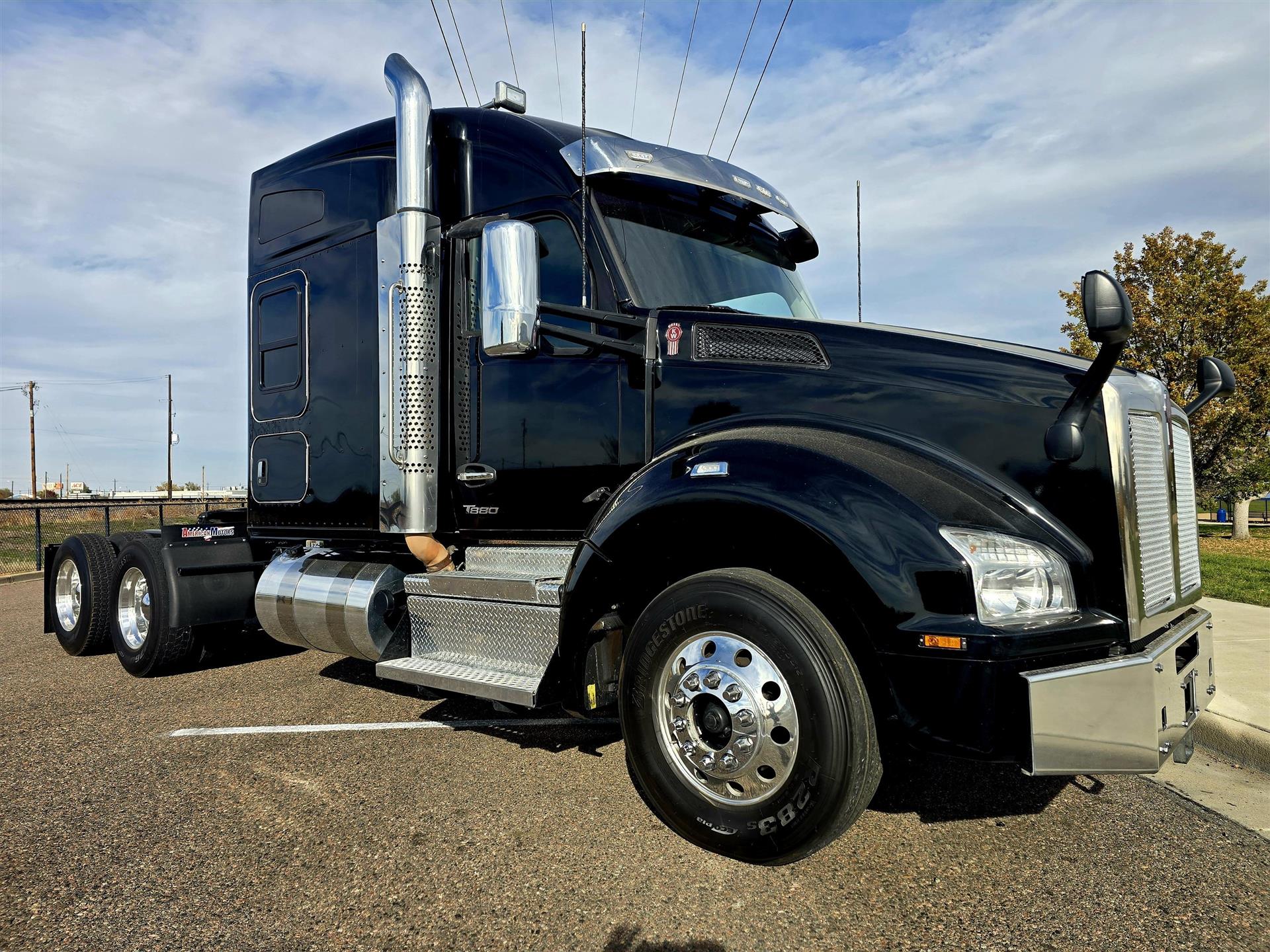 2022 Kenworth T880