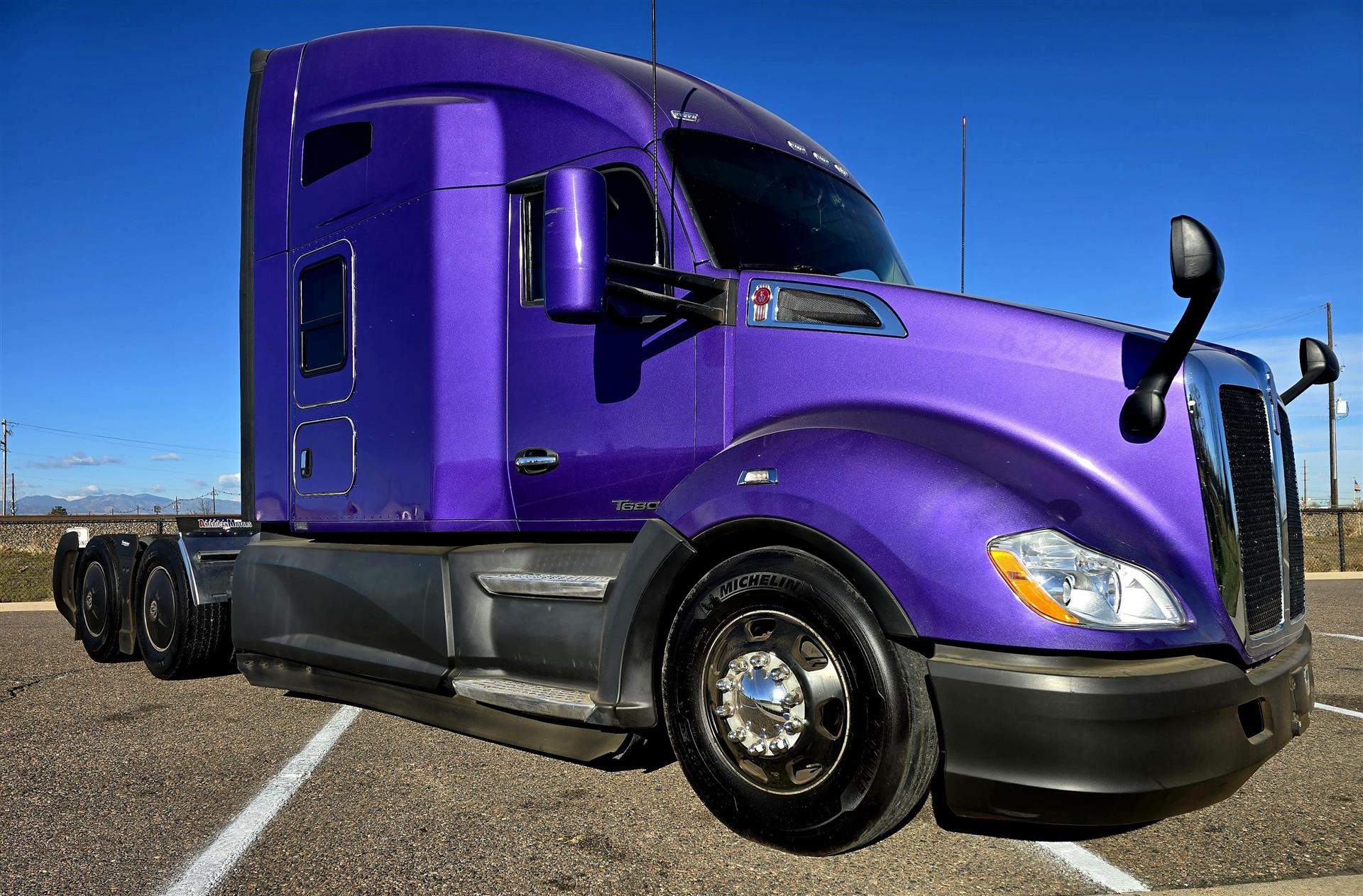 2022 Kenworth T680