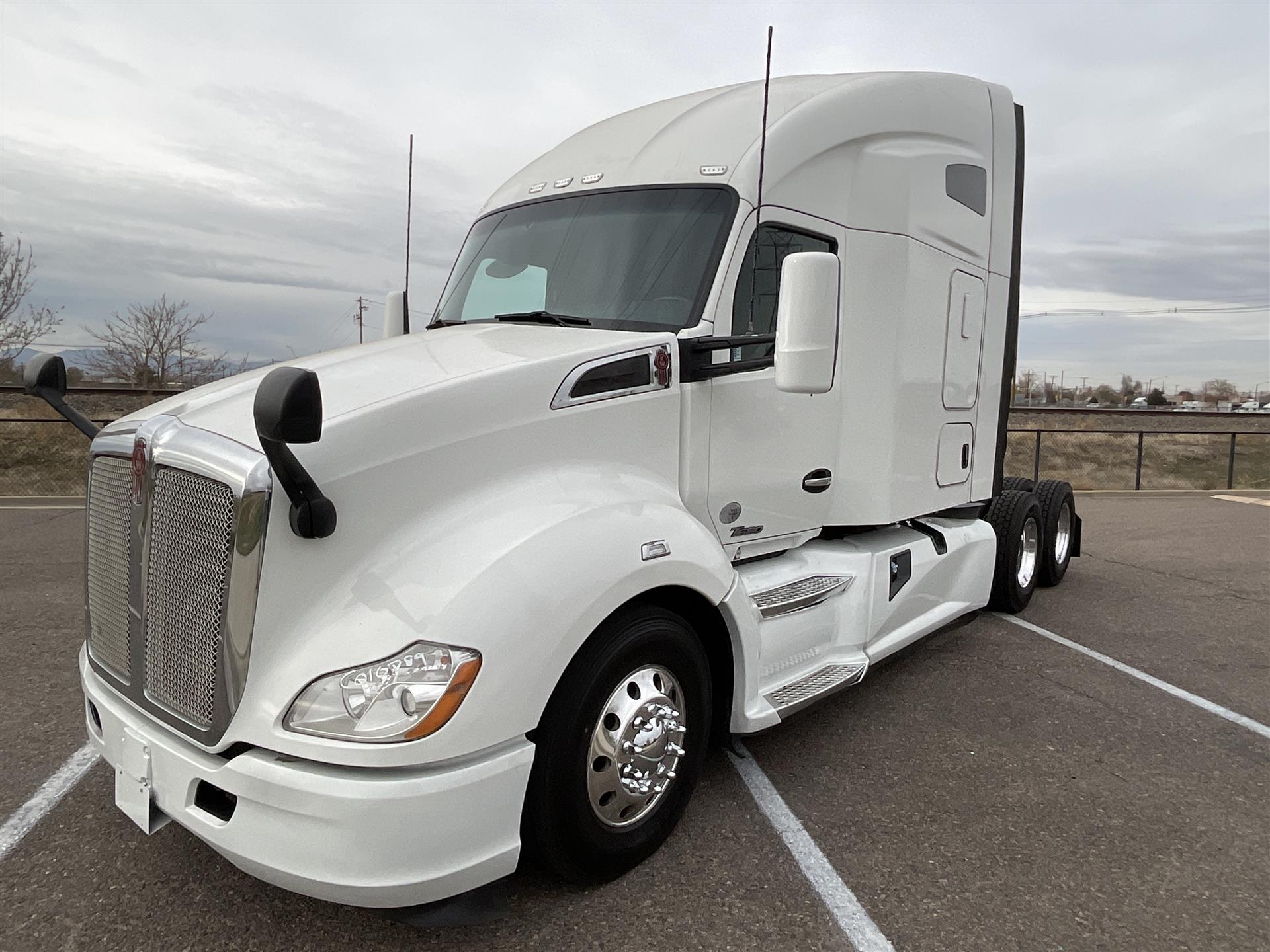 2022 Kenworth T680