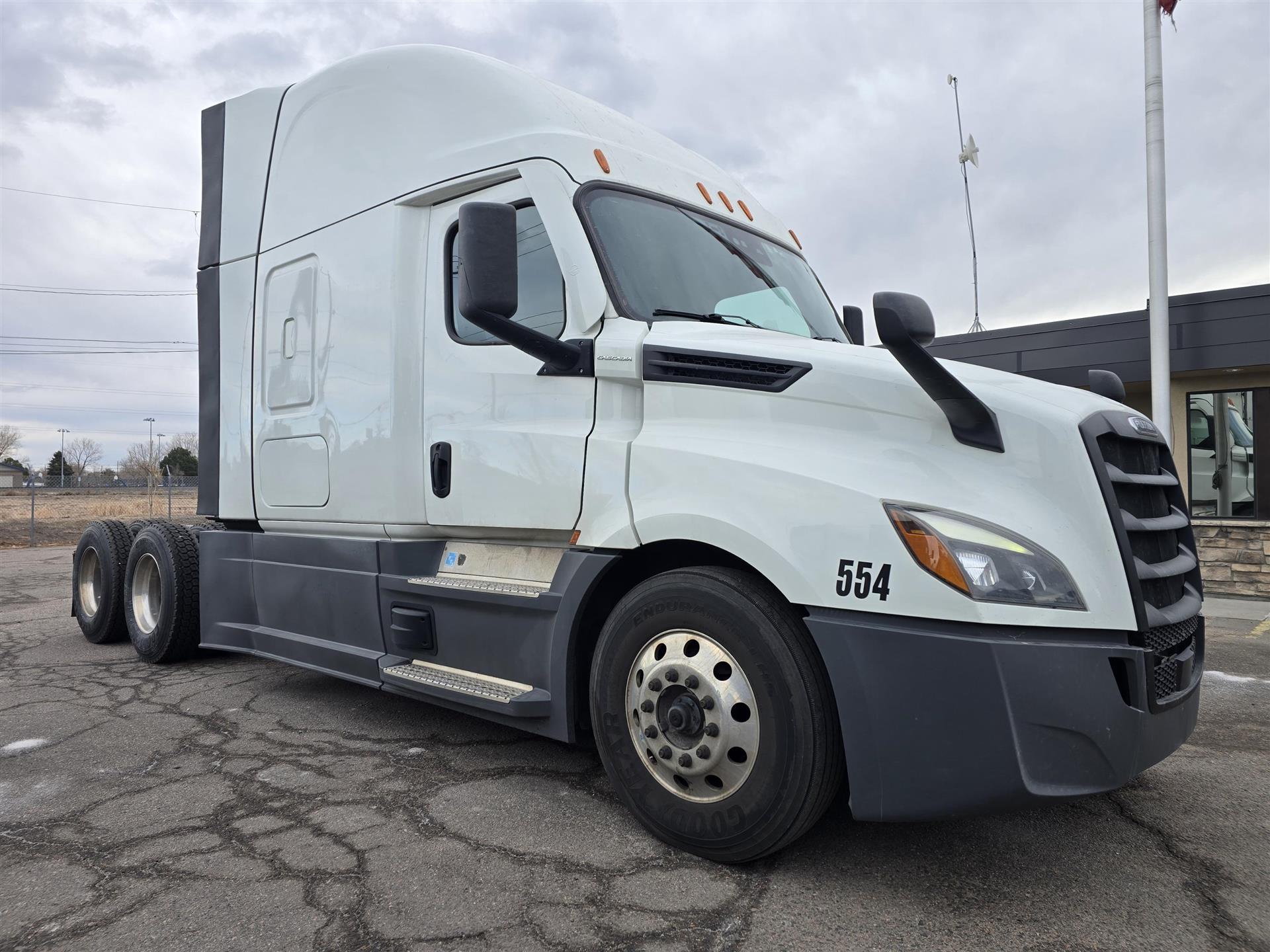 2022 Freightliner CASCADIA 126