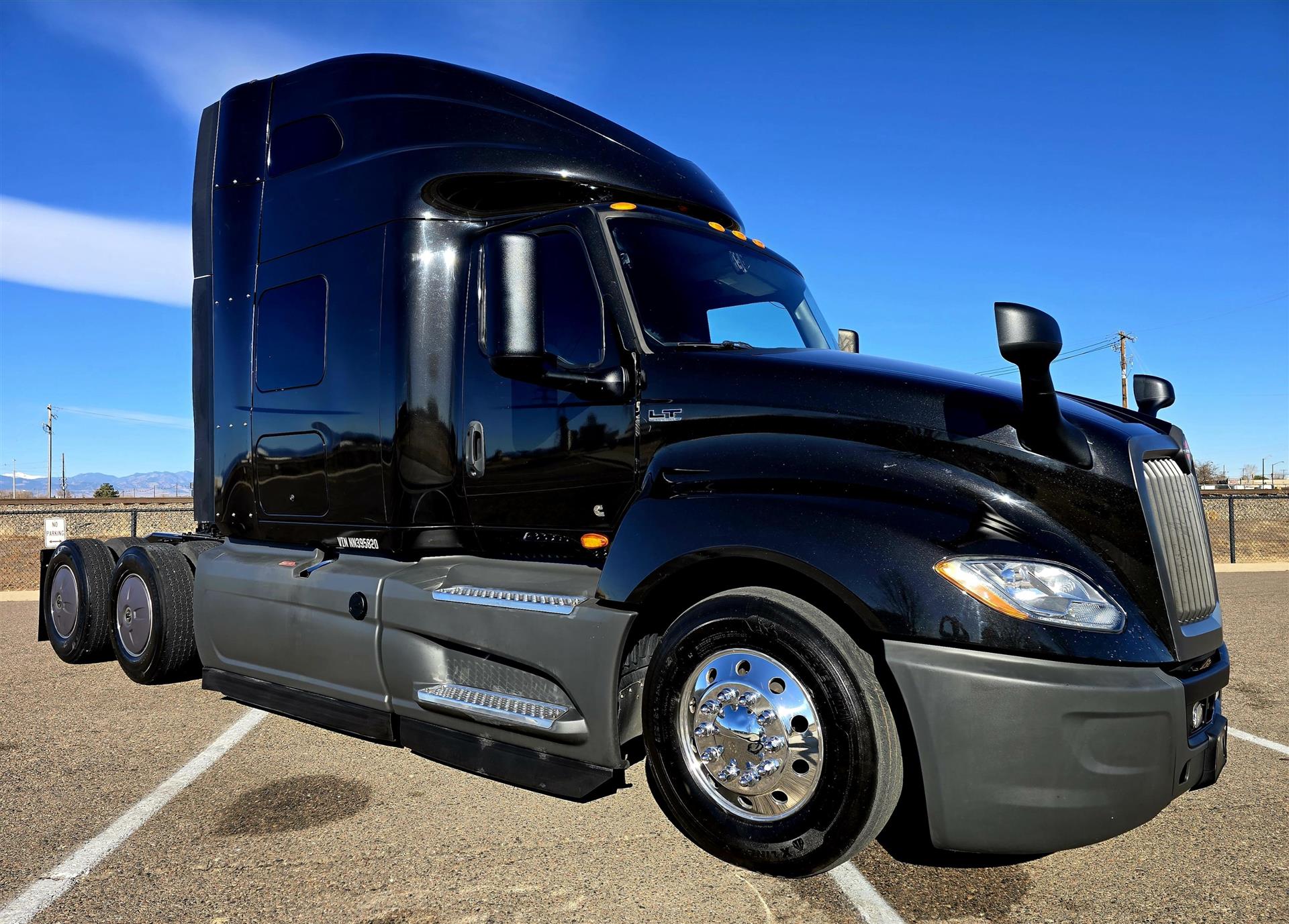 2022 International LT625