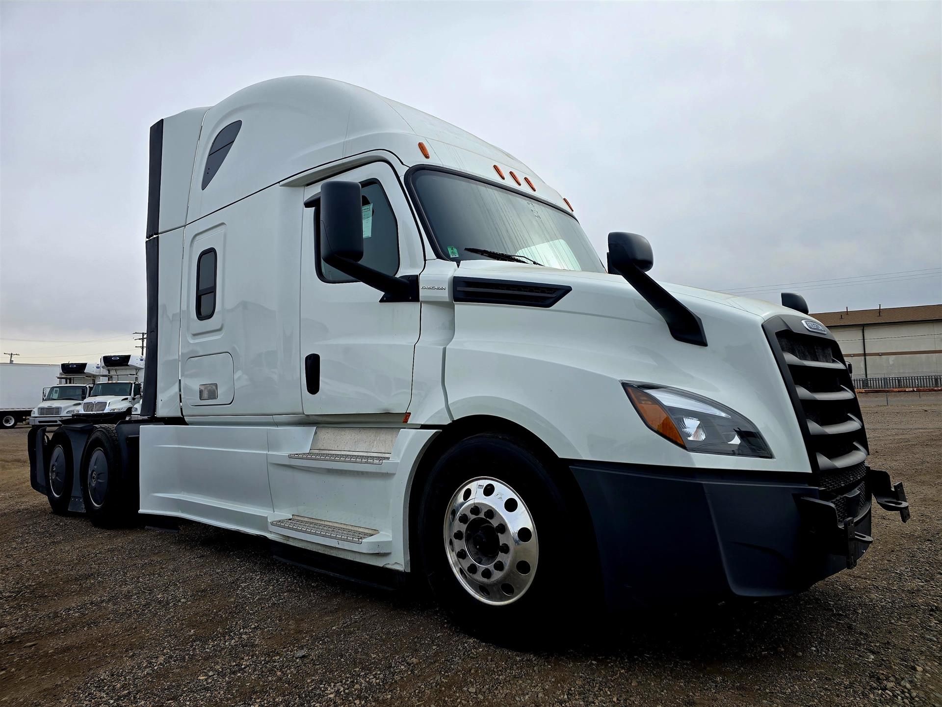 2020 Freightliner CASCADIA 126