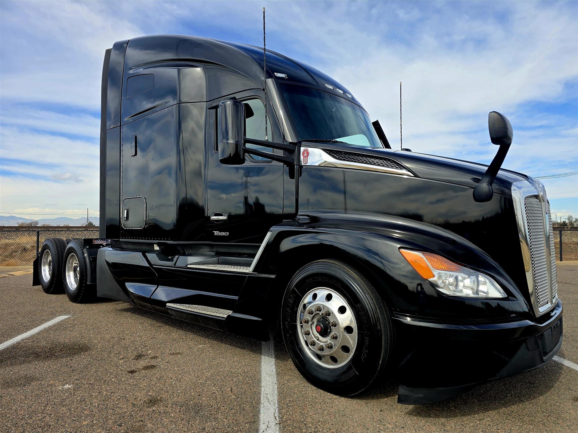 2023 Kenworth T680