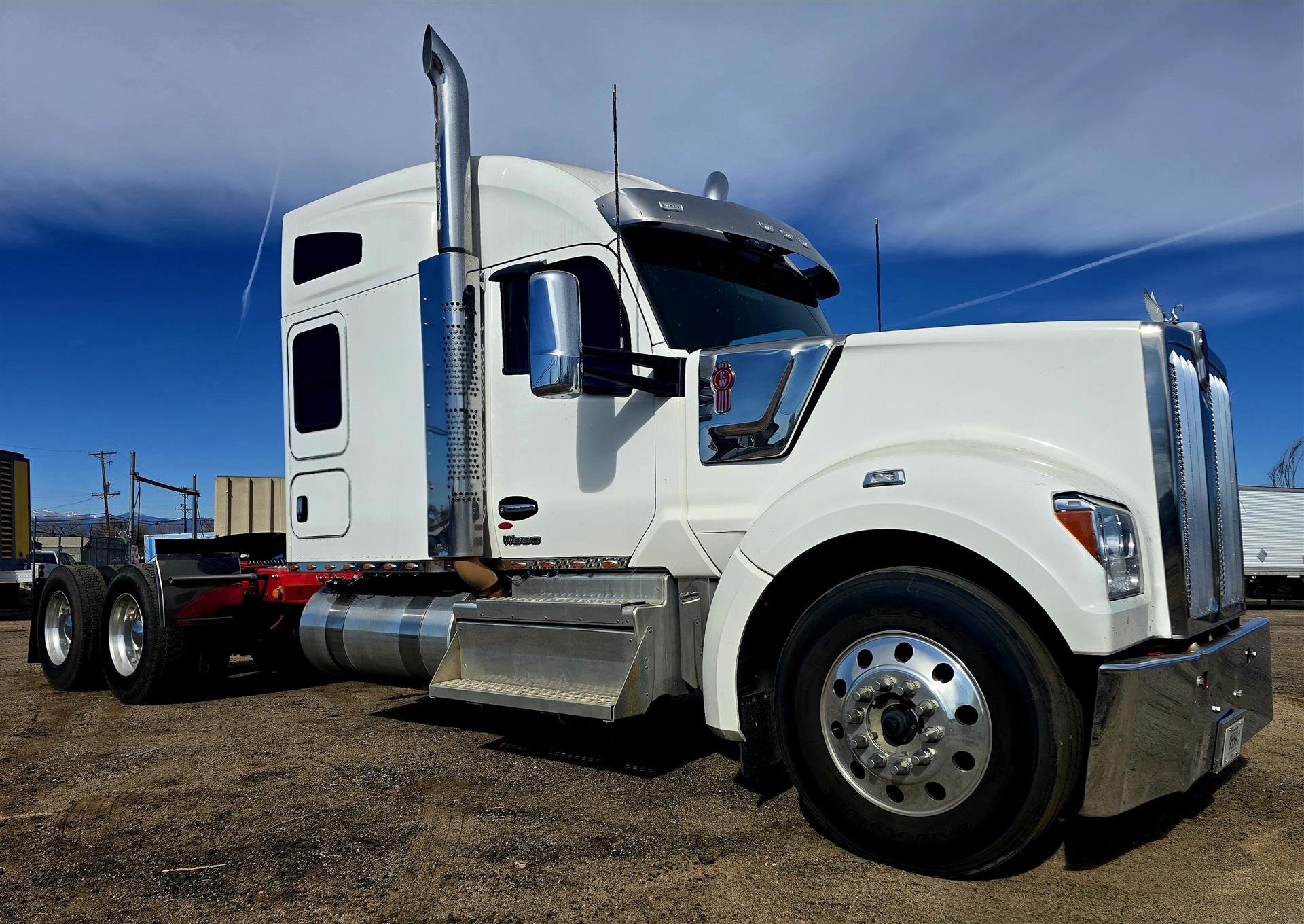 2023 Kenworth W990