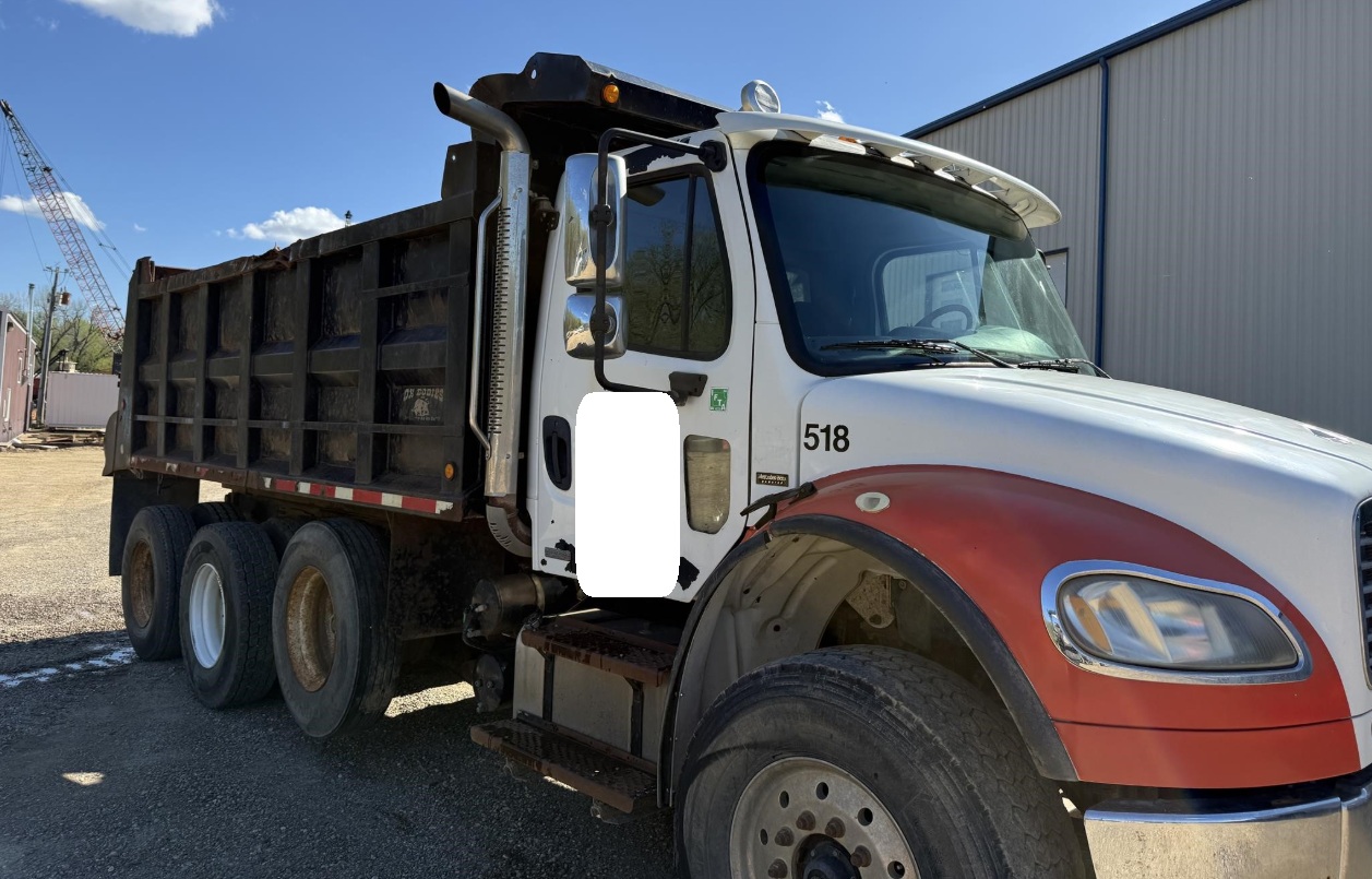 2007 Freightliner M2 106