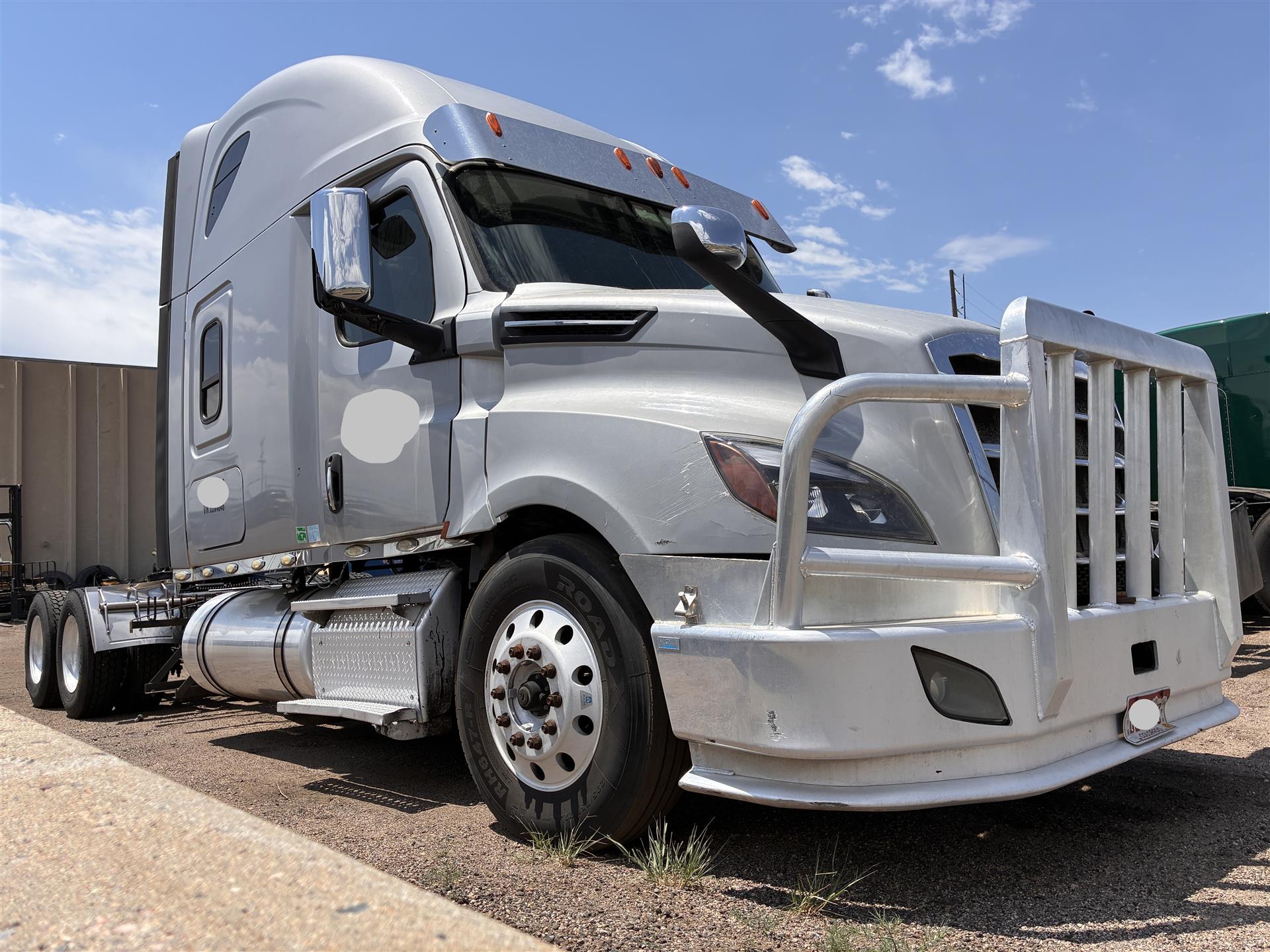2018 FREIGHTLINER CASCADIA 126