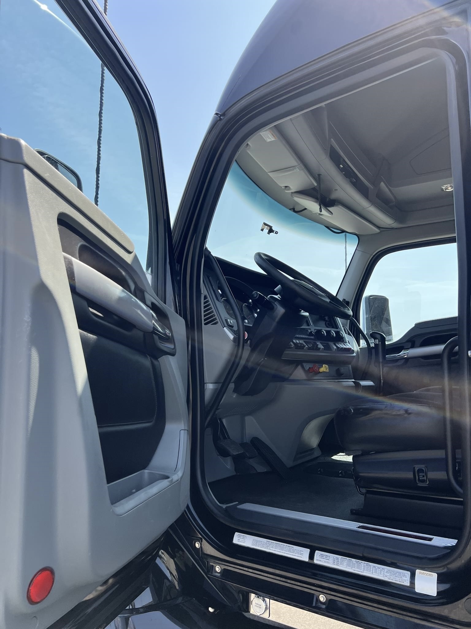 2022 KENWORTH T680 stock CO12045, photo 6