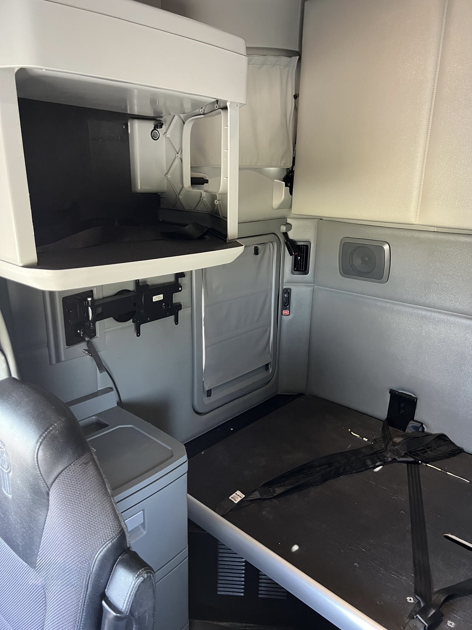 2022 KENWORTH T680 stock CO12045, photo 7