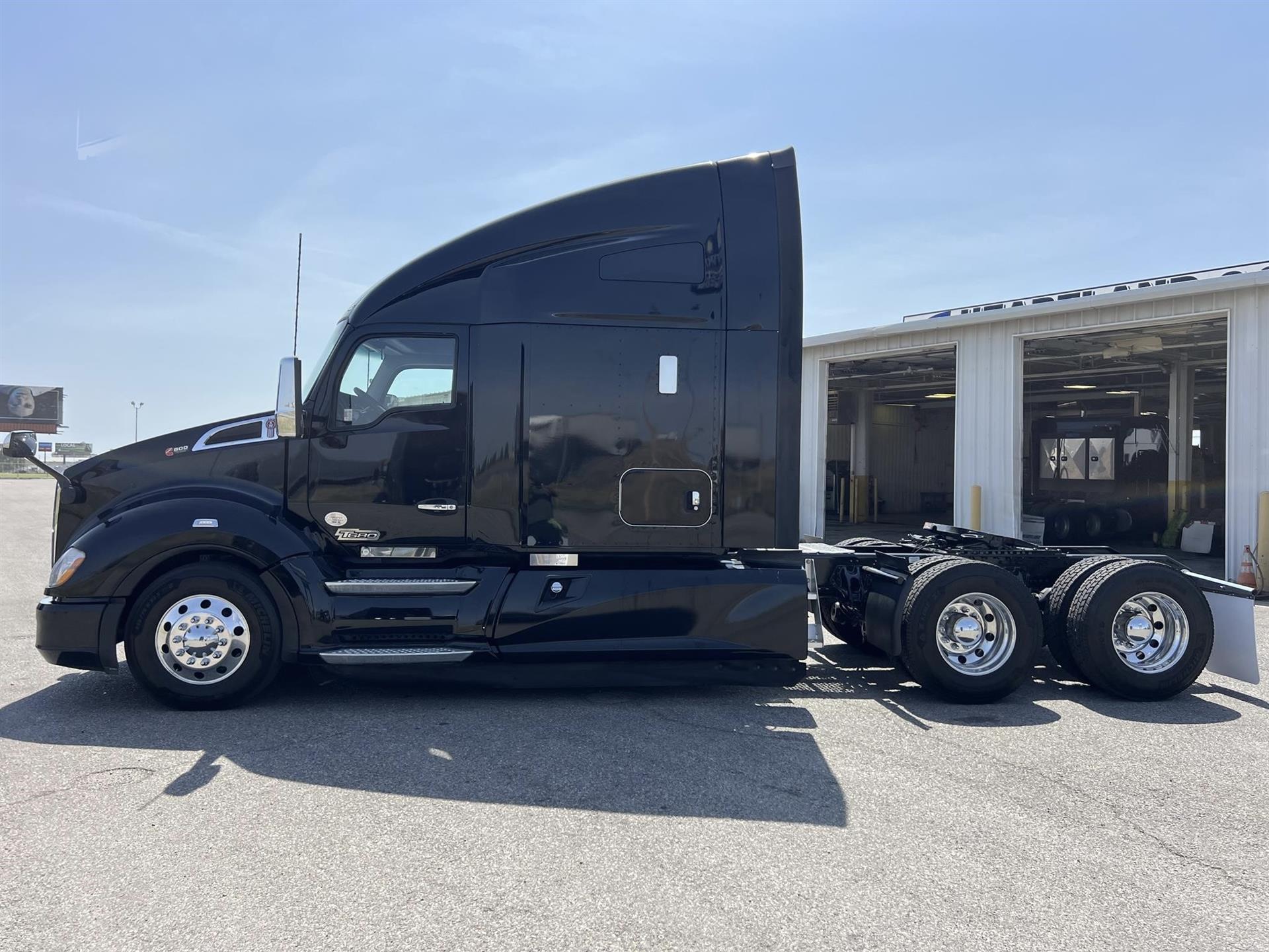 2022 KENWORTH T680 stock CO12045, photo 3