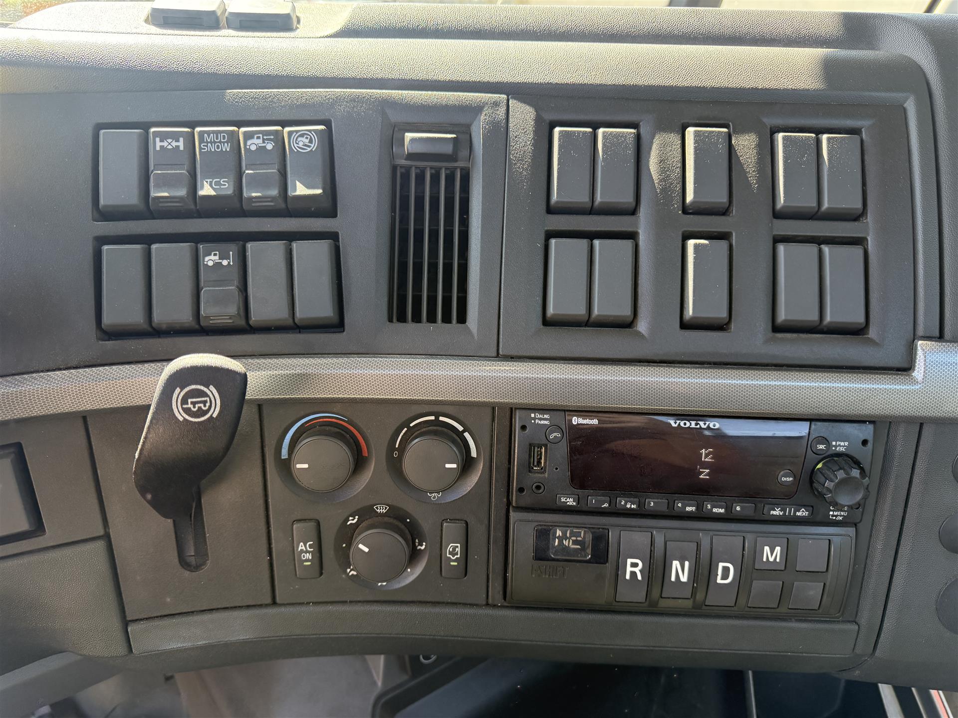 2024 VOLVO VNR42T300 stock WS11988, photo 16