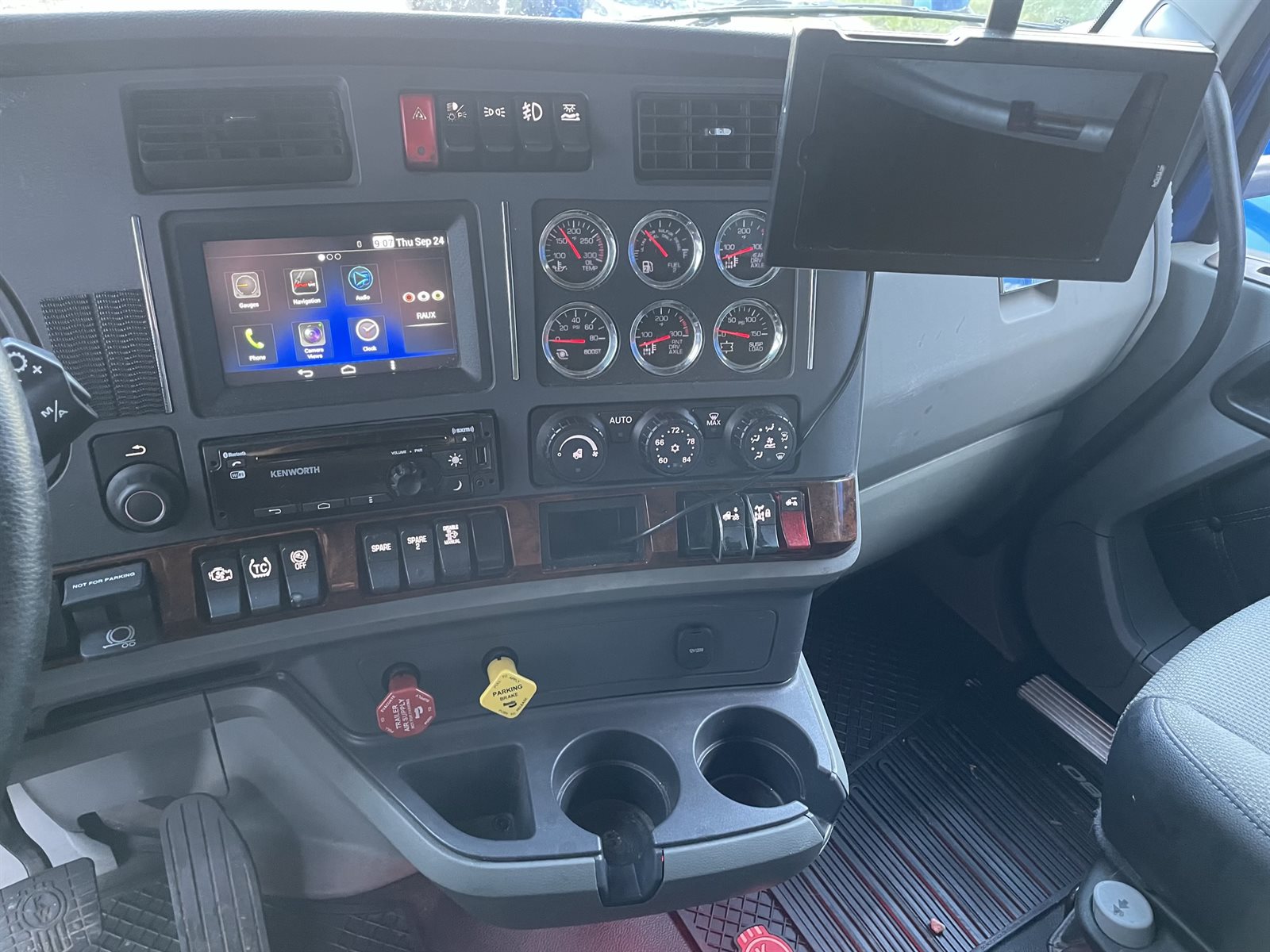 2022 KENWORTH T680 stock CO12047, photo 13