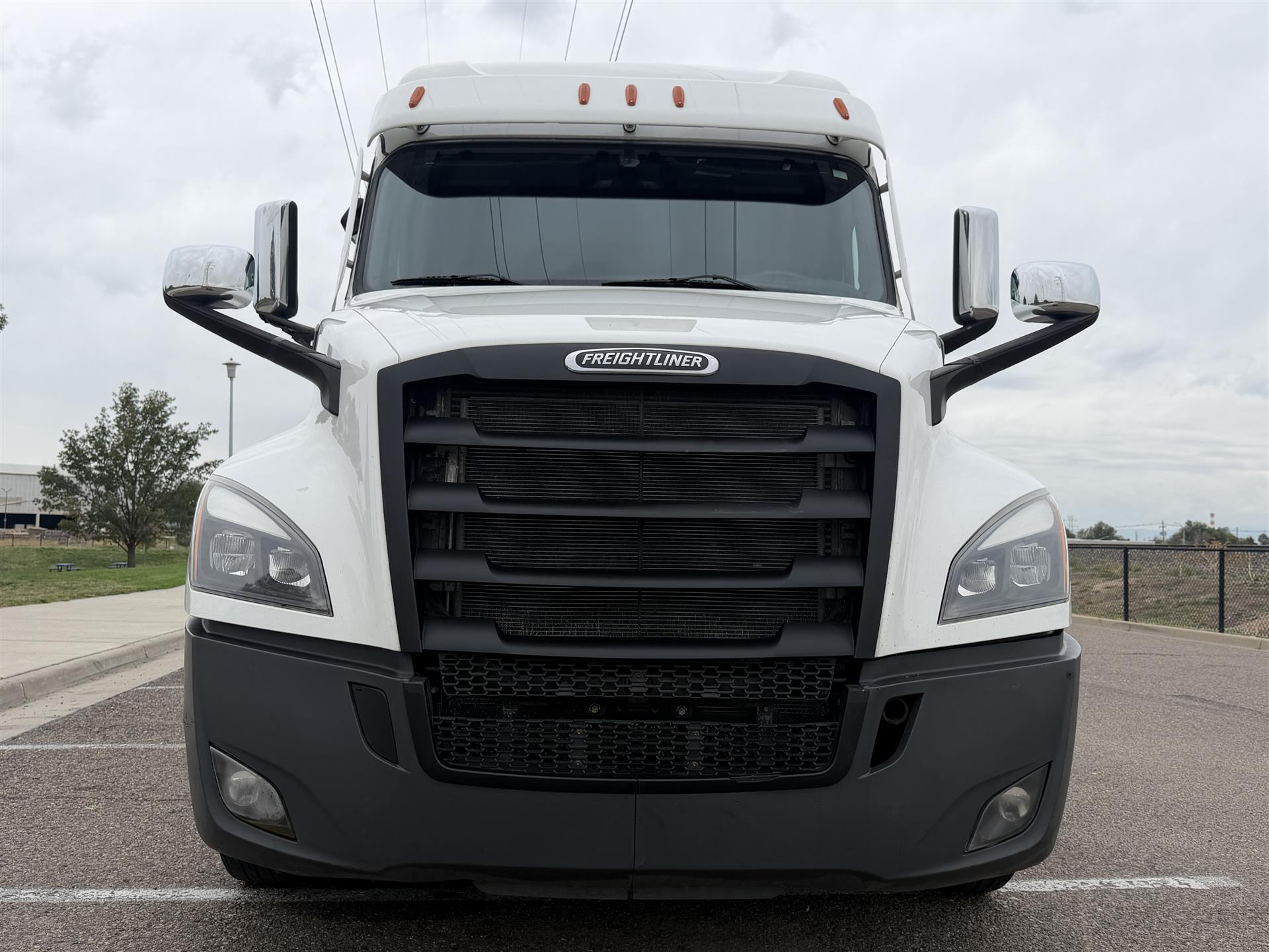 2023 FREIGHTLINER CASCADIA 126 stock CO11784, photo 2