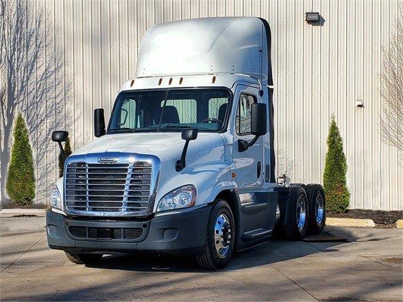 16 Freightliner Cascadia 125 Day Cab Wyoming Mi