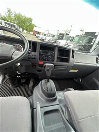 2022 Isuzu NRR DC