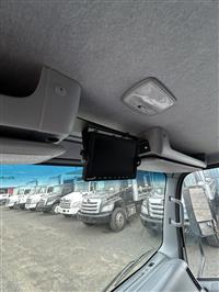 2022 Isuzu NRR DC
