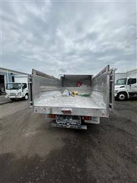 2022 Isuzu NRR DC