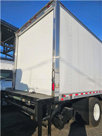 2018 Freightliner M2