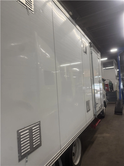 2021 Isuzu NPR HD