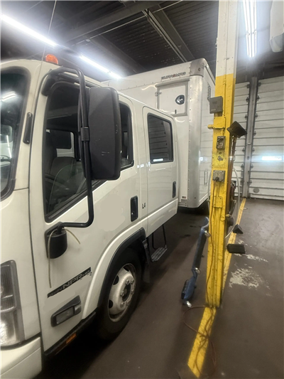 2021 Isuzu NPR HD