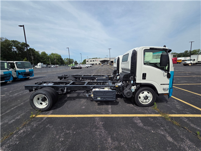 2025 Isuzu NRR