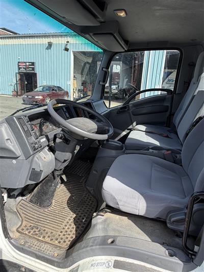 2022 Isuzu NPR HD