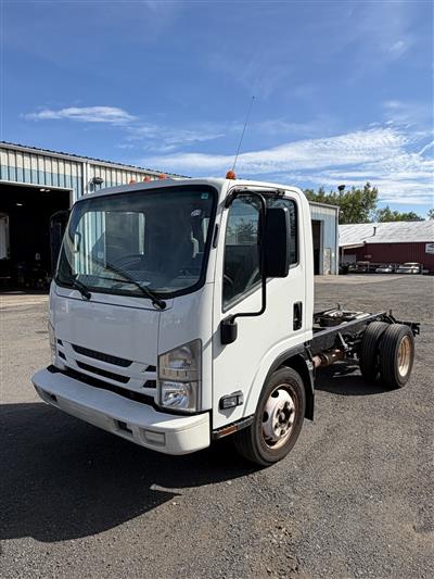 2022 Isuzu NPR HD