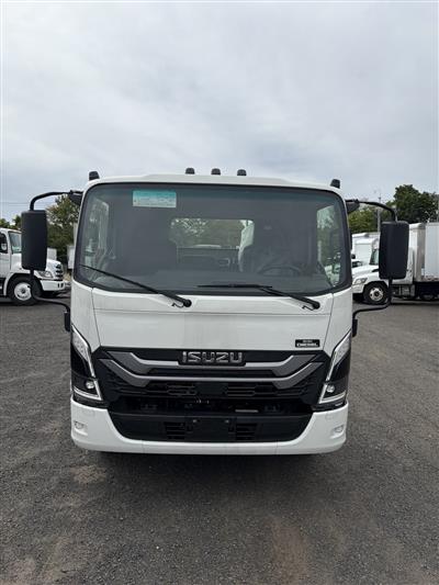 2025 Isuzu NRR