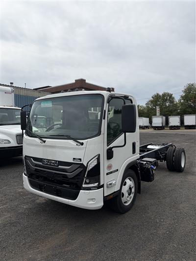 2025 Isuzu NRR