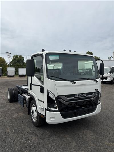 2025 Isuzu NRR