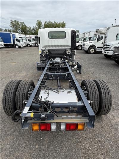 2025 Isuzu NRR