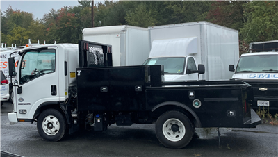 2023 Isuzu NPR HD