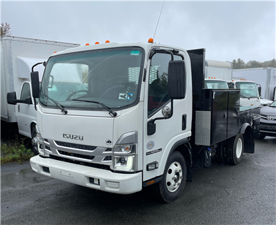 2023 Isuzu NPR HD