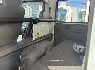 2022 Isuzu NPR HD