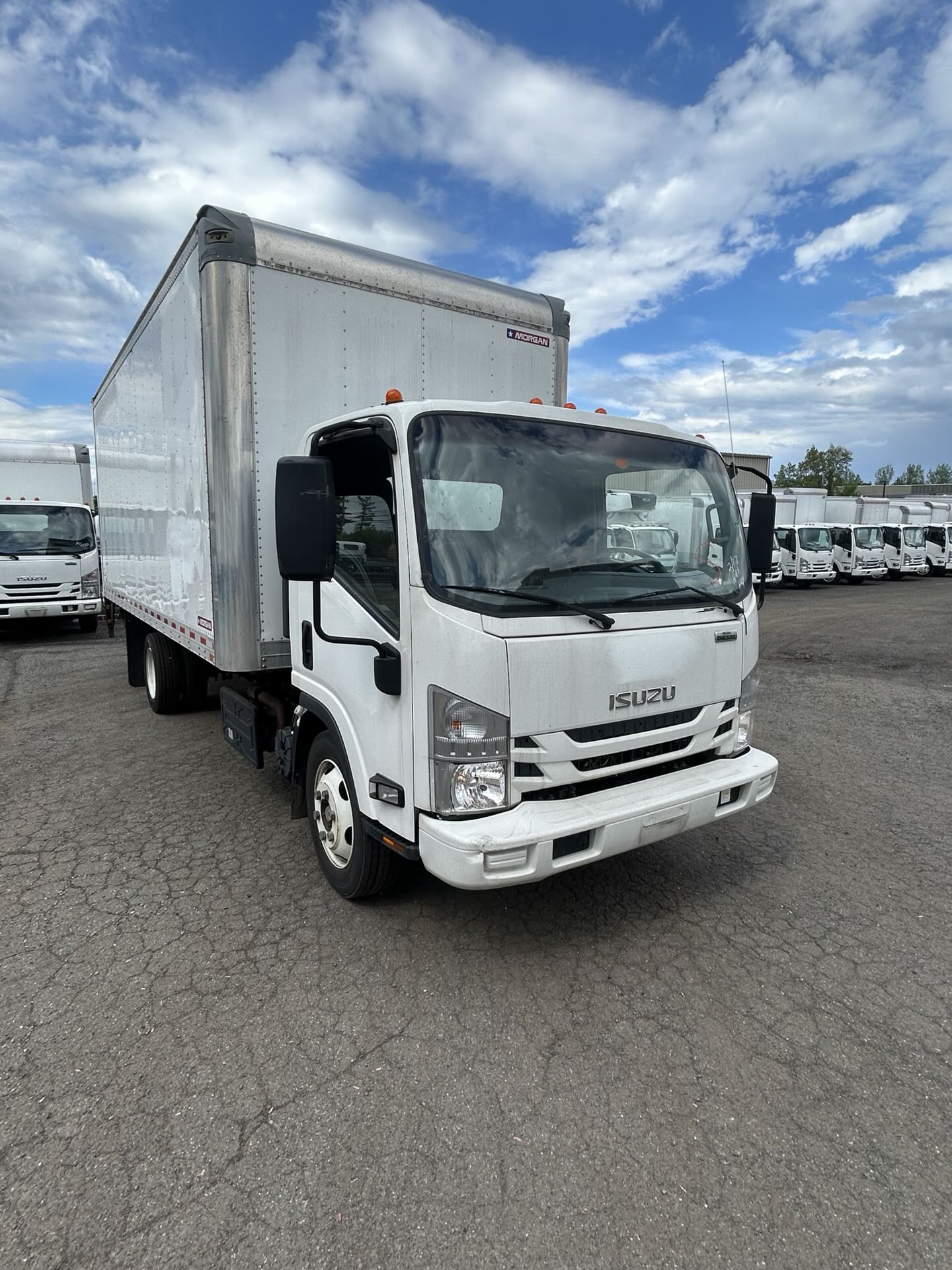 2022 Isuzu NRR