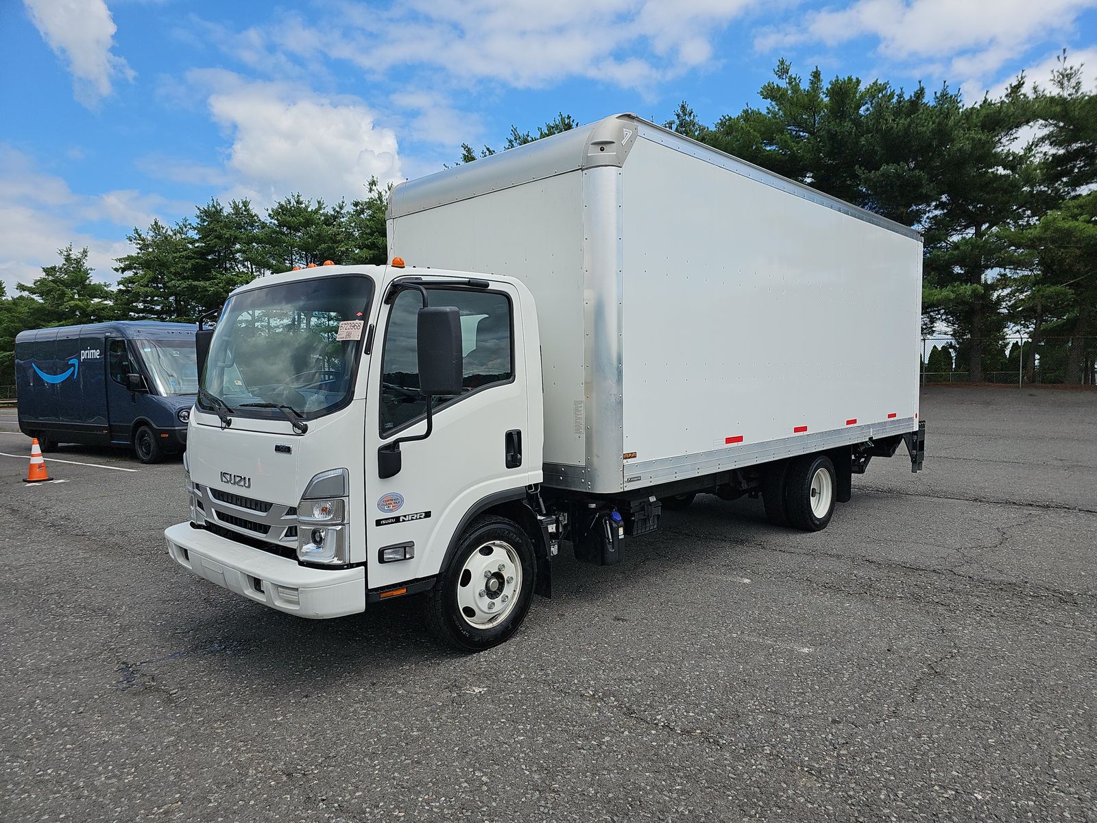 2023 Isuzu NRR