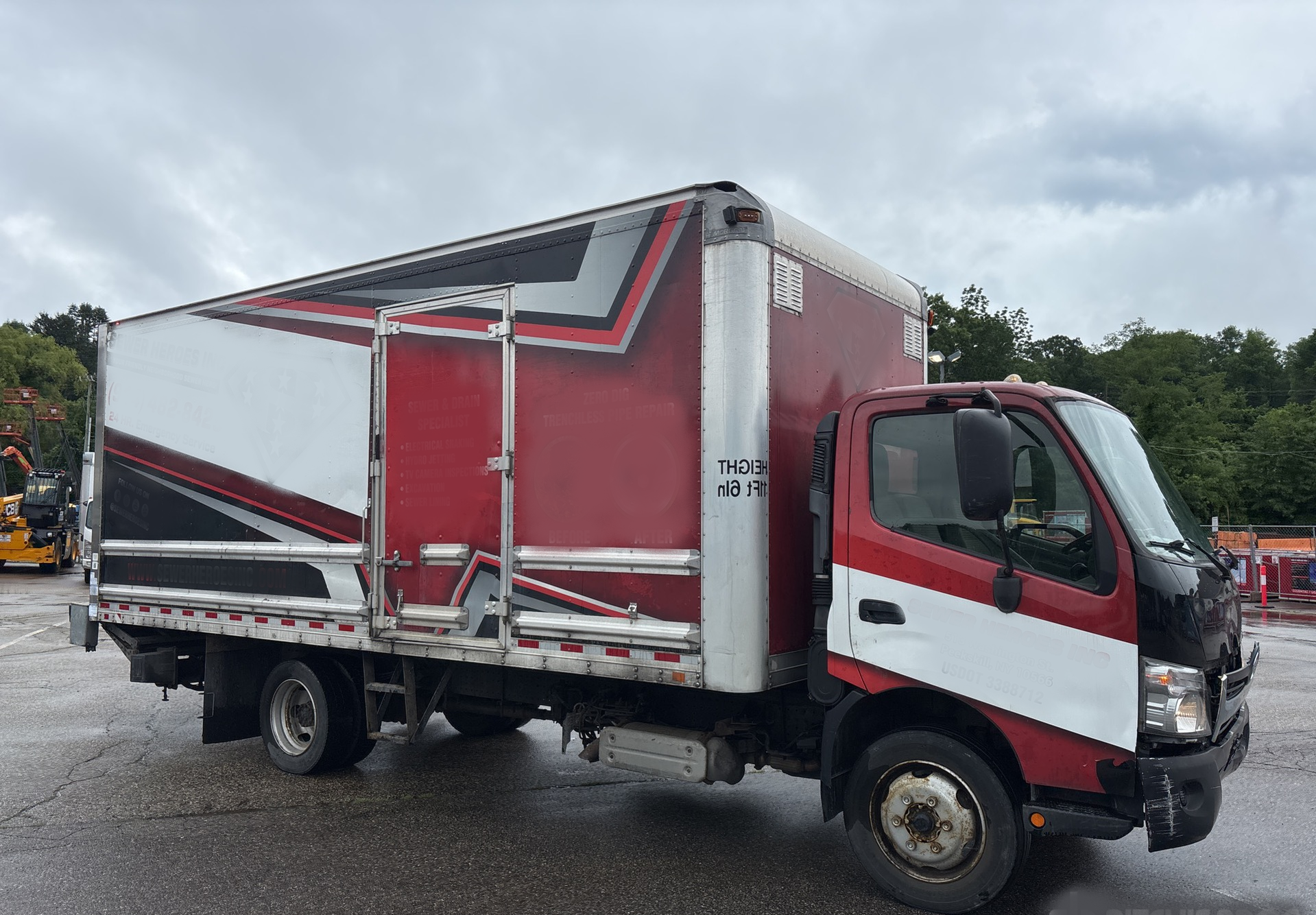 2017 Hino 195