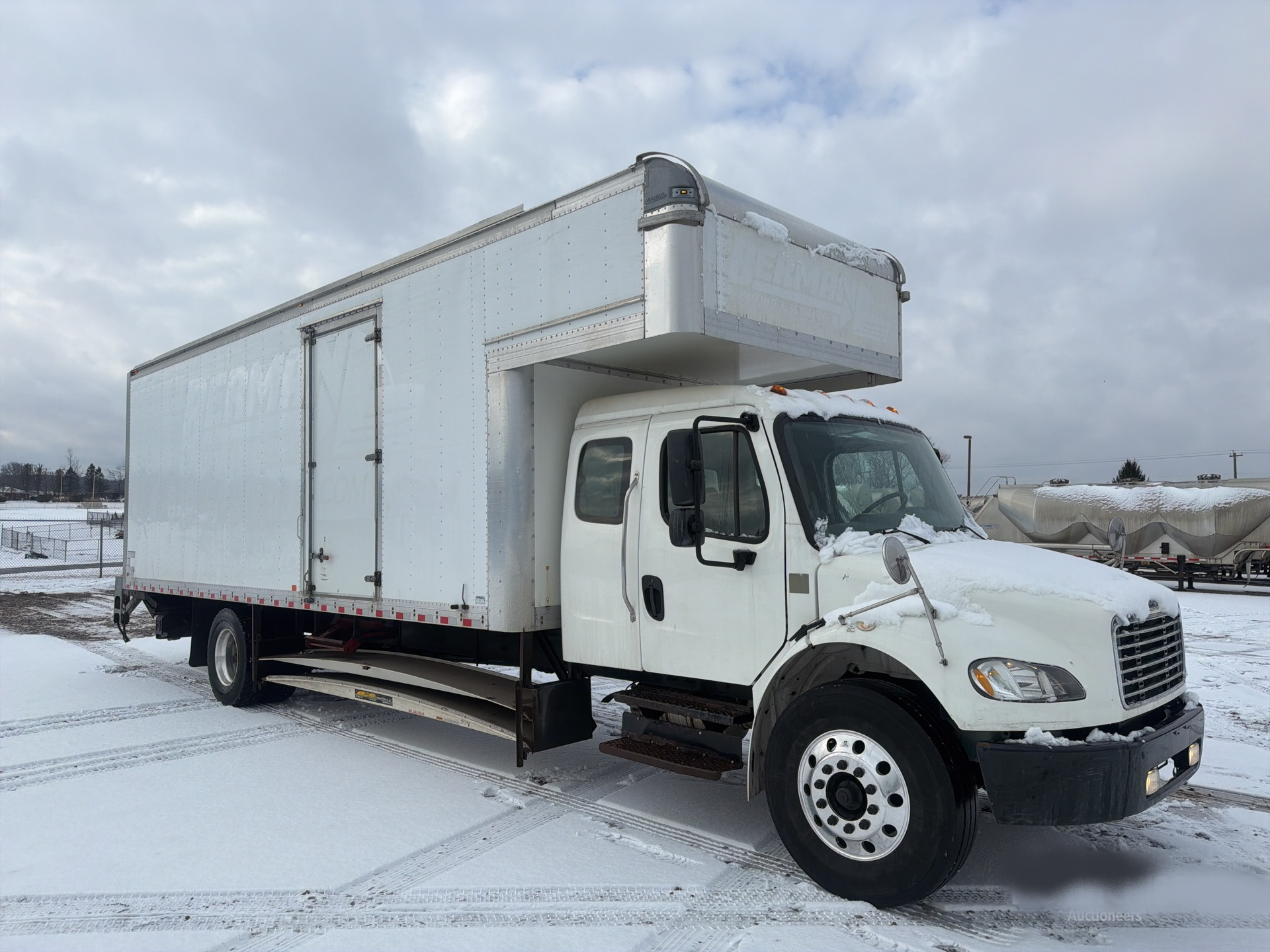 2019 Freightliner M2 106