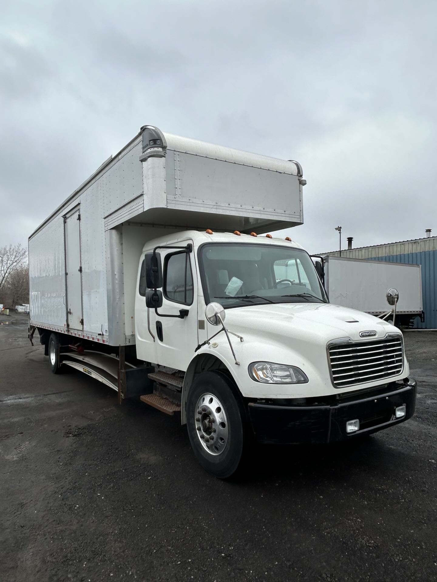 2019 Freightliner M2 106