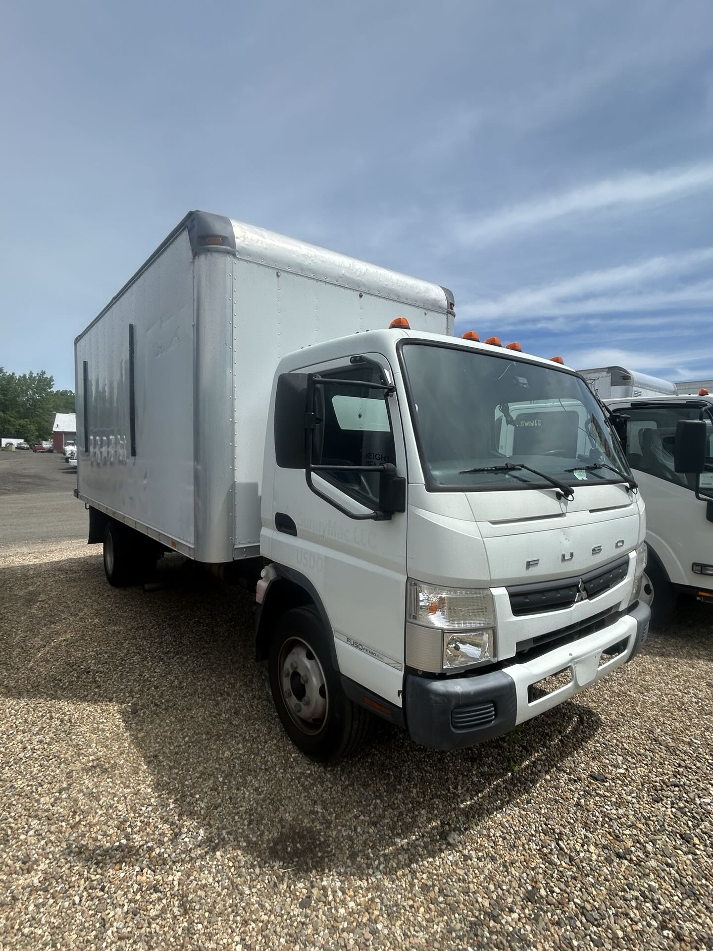2020 MITSUBISHI FUSO FE180