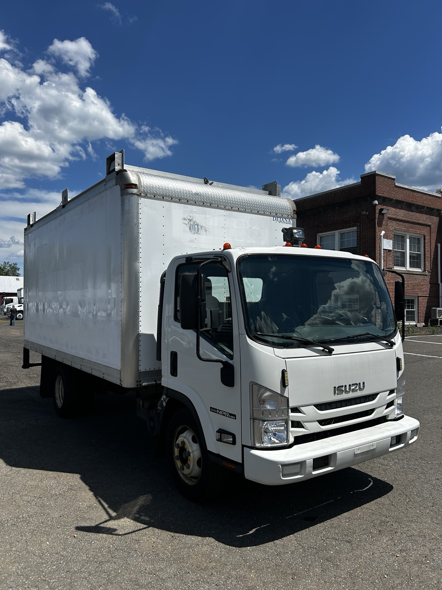 2019 Isuzu NPR HD