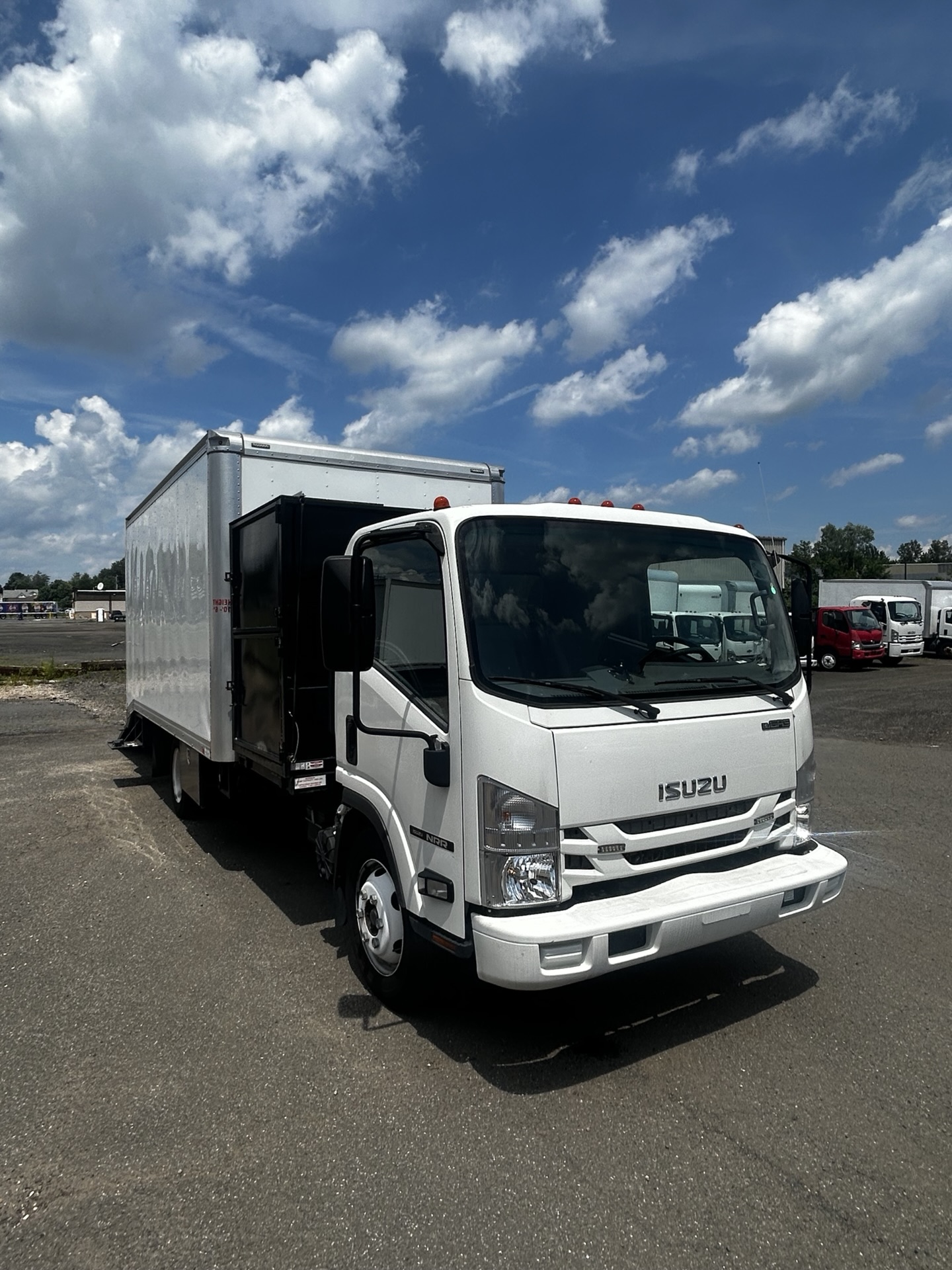 2022 Isuzu NRR