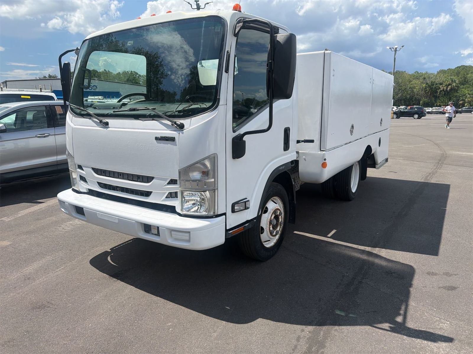 2018 Isuzu NPR HD
